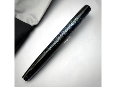 no3. 筆先生精選笑暮屋 方舟中號 M尖 【銀河萃影】