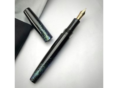 no3. 筆先生精選笑暮屋 方舟中號 M尖 【銀河萃影】