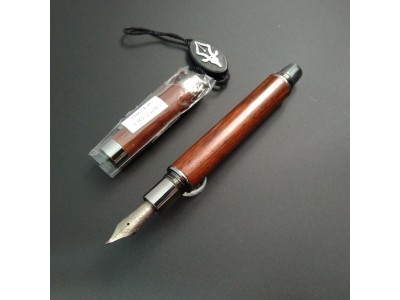 27. 大鵬灣鐵刀木+書法鈦尖 (現貨)