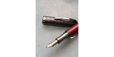 21.葛瑪蘭鋼筆小葉紫檀木-書法鈦尖