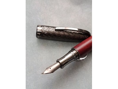 21.葛瑪蘭鋼筆小葉紫檀木-書法鈦尖