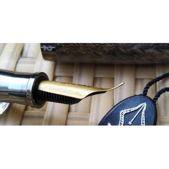 老山羊鋼筆刀尖美學